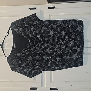 Black floral droop neck blouse 1x